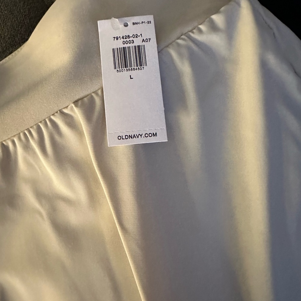 Old Navy Women's Black and Cream Skorts bubble hem - Picture 2 of 6